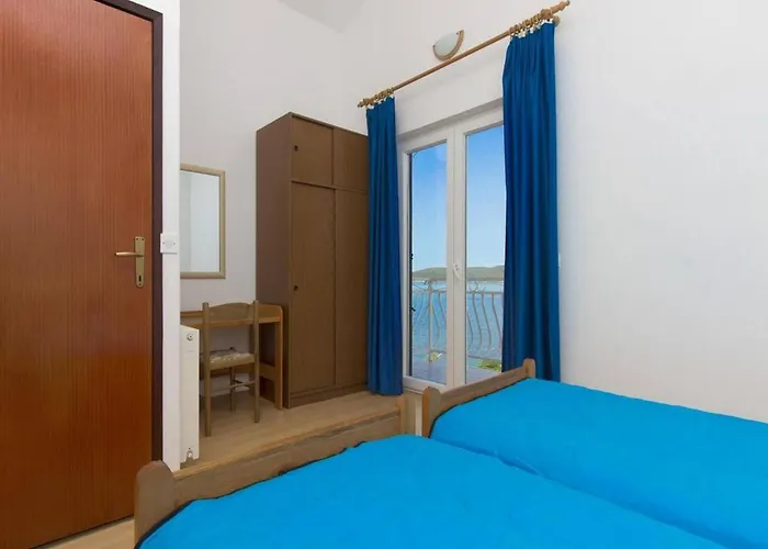 In By Sandy * ברודאריצה